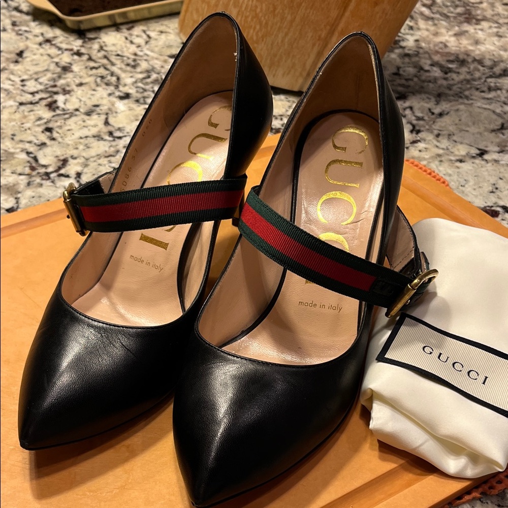 Gucci Black Heels with Green and Red Strap
